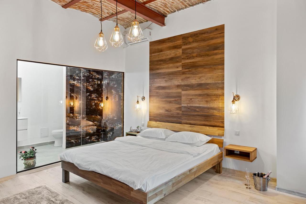 Selari Chambre Bukares Bagian luar foto