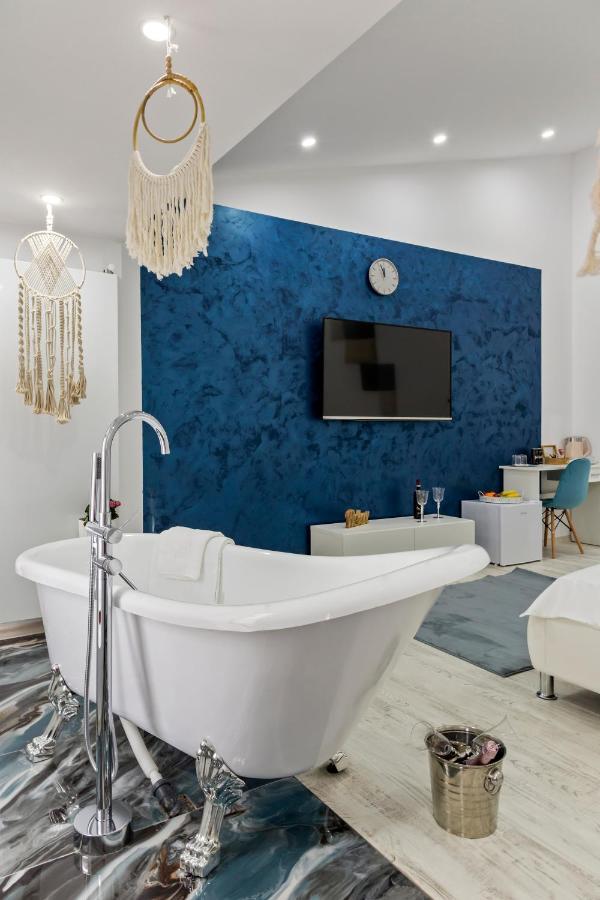 Selari Chambre Bukares Bagian luar foto