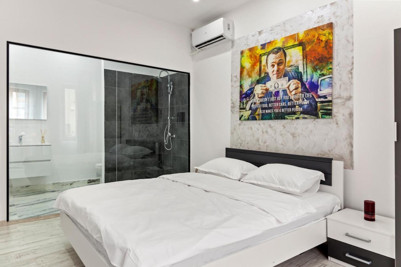 Selari Chambre Bukares Bagian luar foto