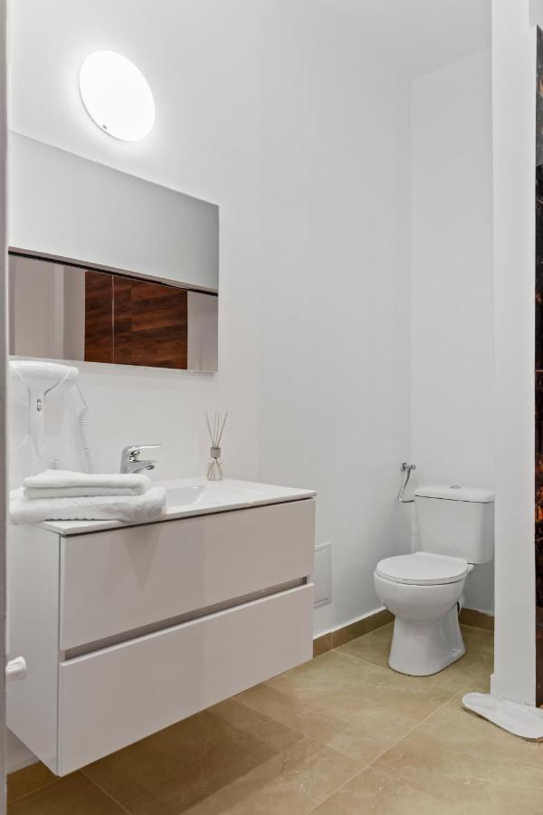 Selari Chambre Bukares Bagian luar foto