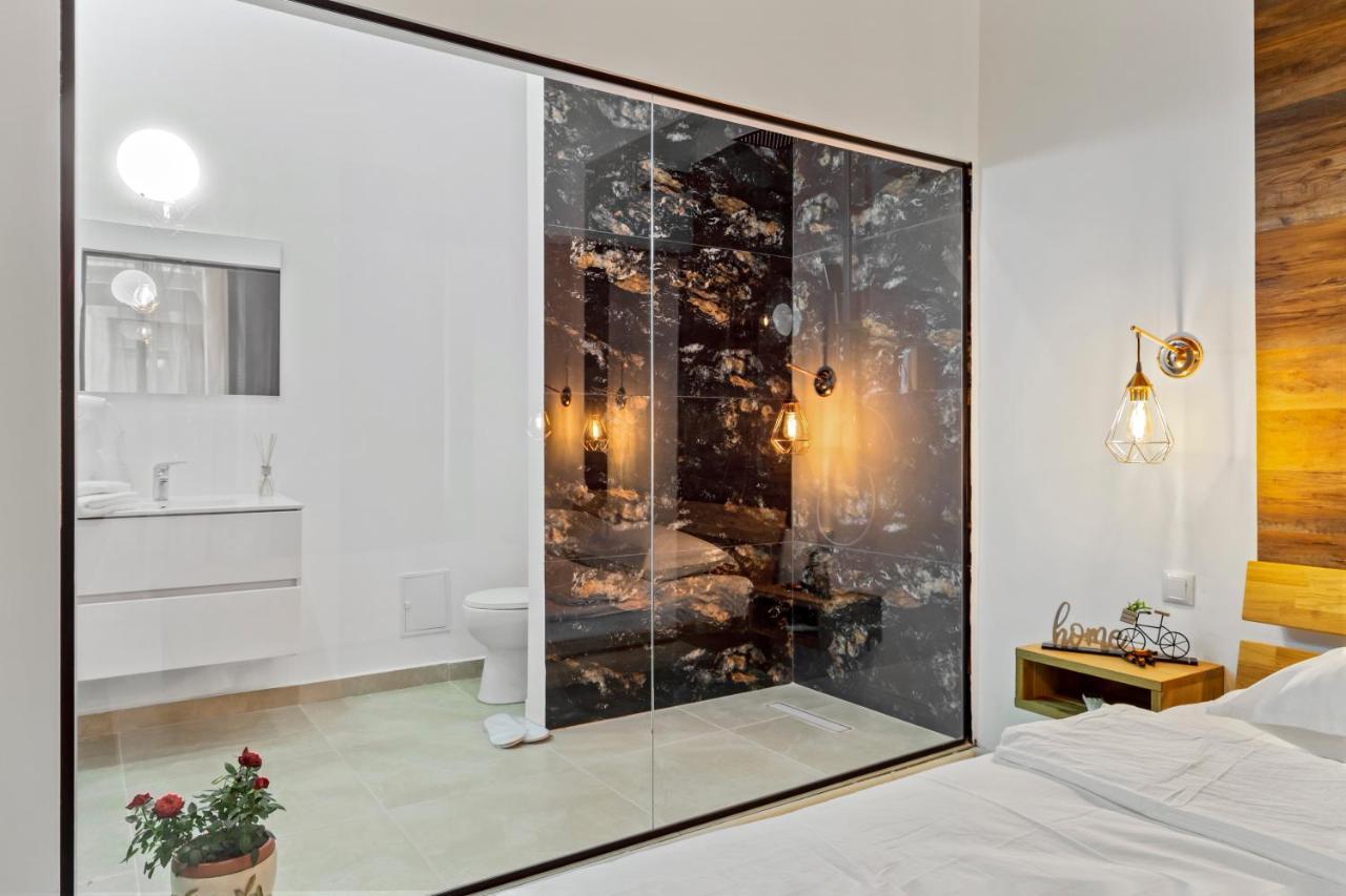 Selari Chambre Bukares Bagian luar foto