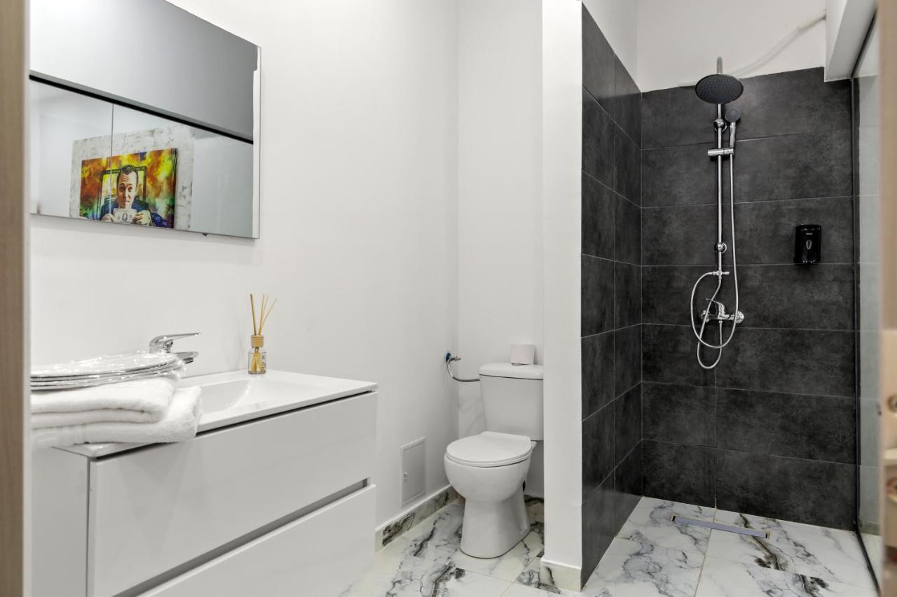 Selari Chambre Bukares Bagian luar foto
