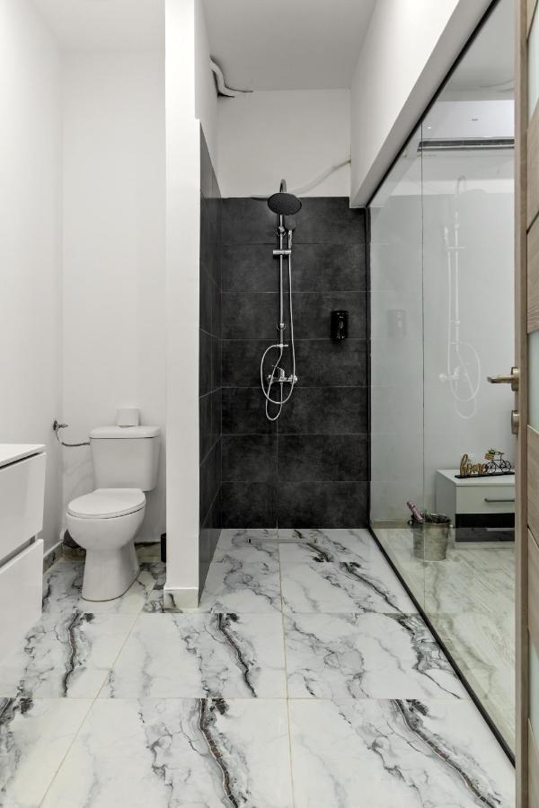 Selari Chambre Bukares Bagian luar foto