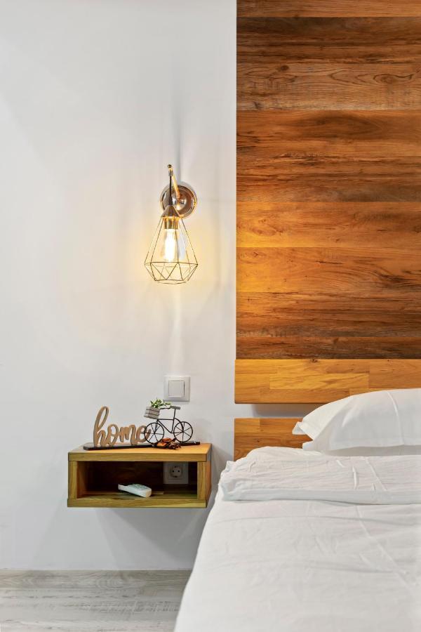 Selari Chambre Bukares Bagian luar foto